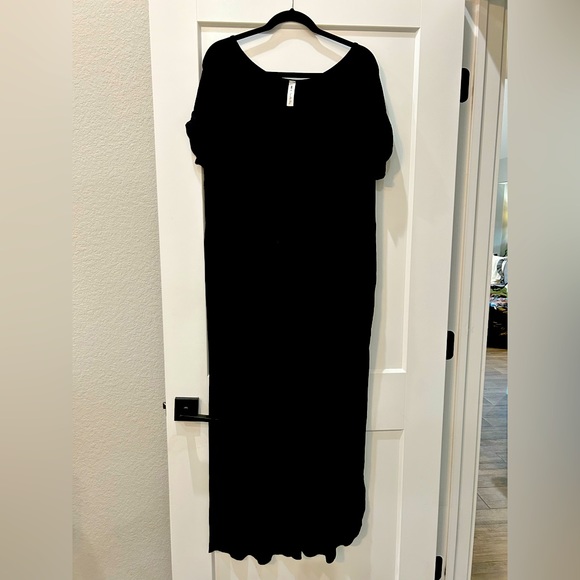 Black maxi dress with pockets - Picture 1 of 2